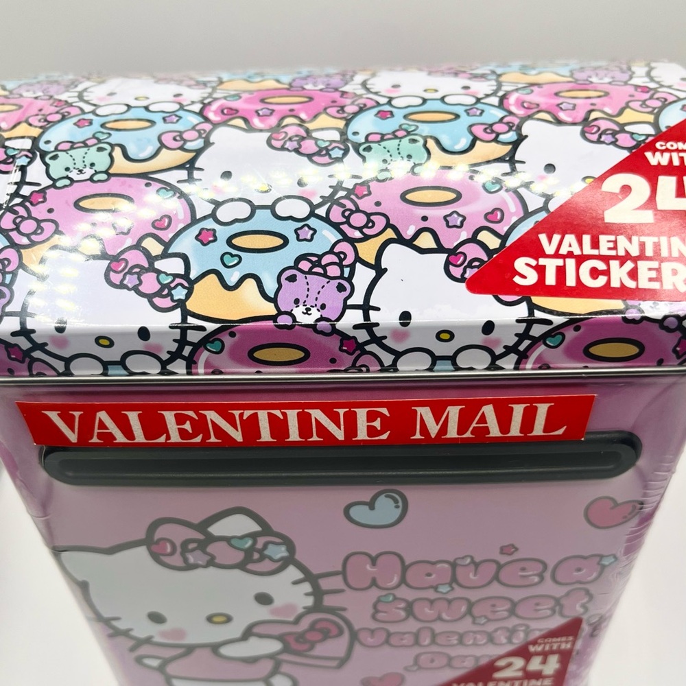 Hello Kitty Valentine’s Day Mailbox - Picture 3 of 10